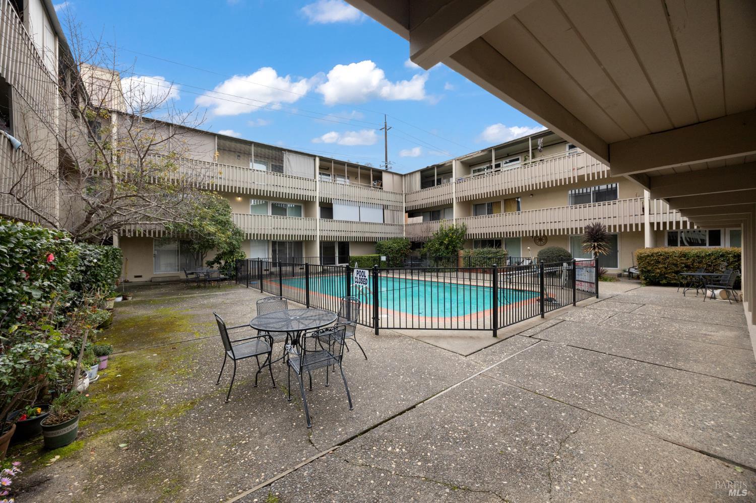 260 Merrydale Road, Unit 14 San Rafael, CA 94903 - Photo 15 of 18