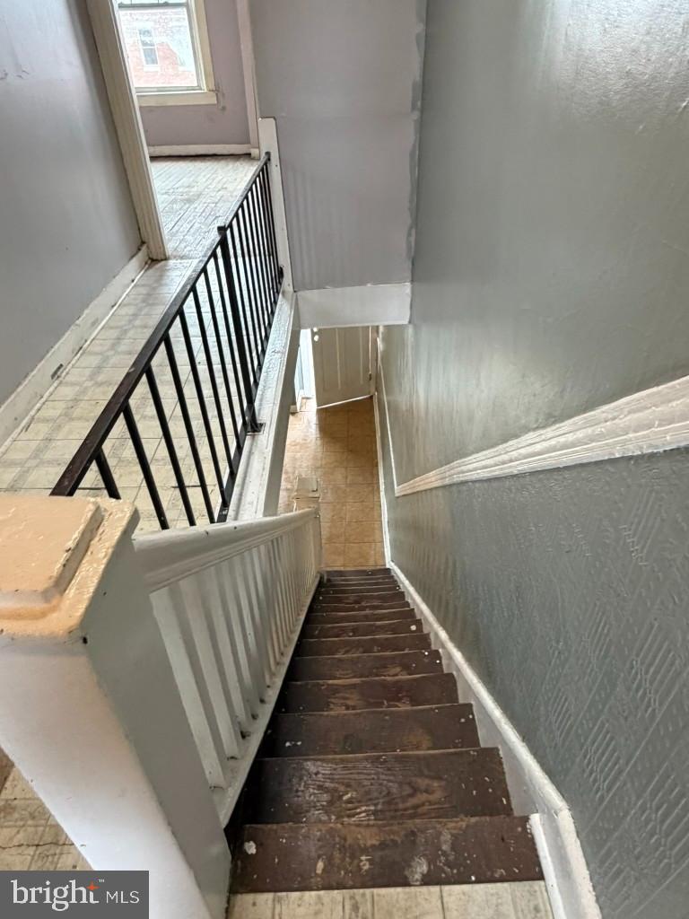 1827 North Milton Avenue Baltimore, MD 21213 - Photo 34 of 49 a view of entryway