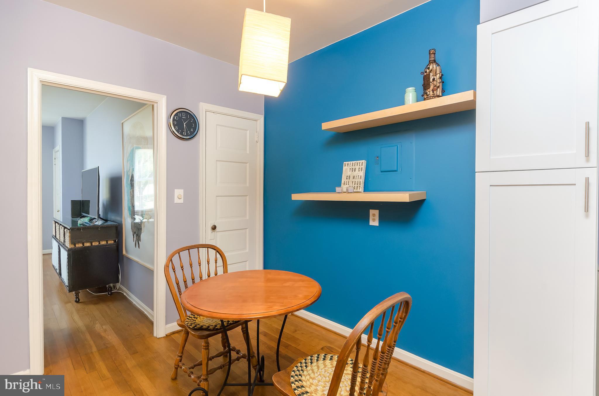 9 Russell Road, Unit B Alexandria, VA 22301 - Photo 8 of 22 Dining area off kitchen