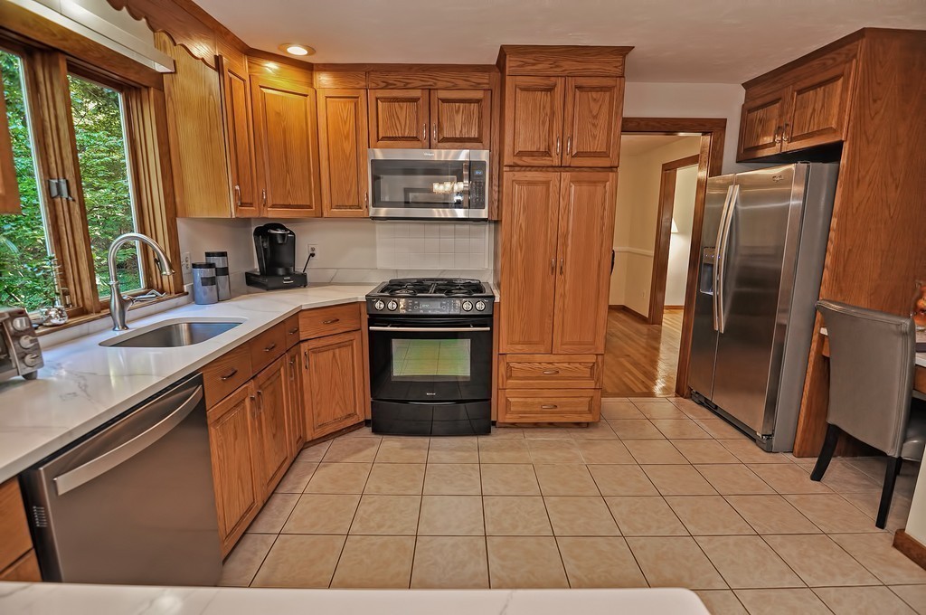 24 Canoe River Road Sharon, MA 02067 - Photo 3 of 22 Gallery Image 3
