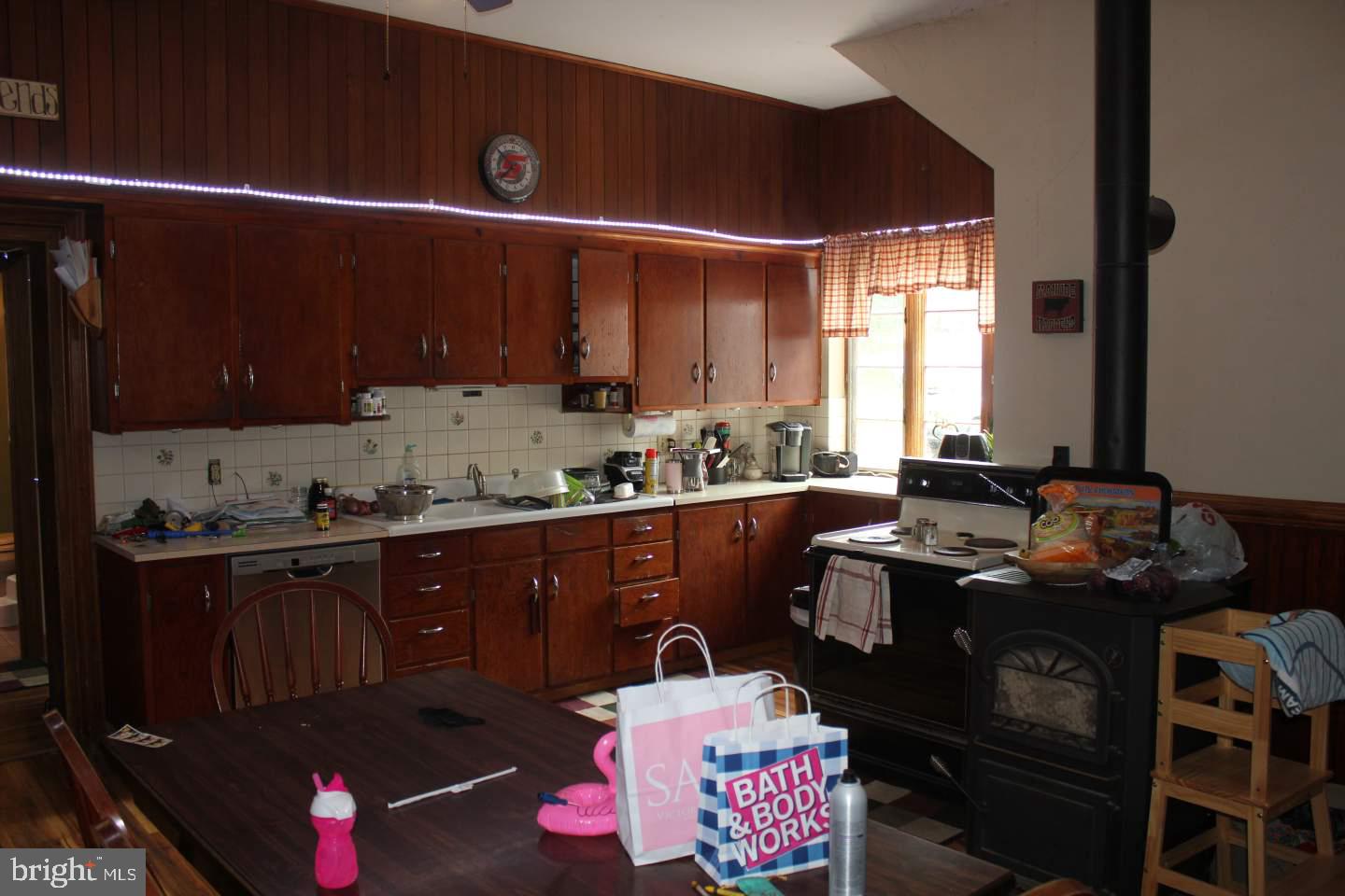 4310 Best Station Road Slatington, PA 18080 - Photo 15 of 130 Gallery Image 15