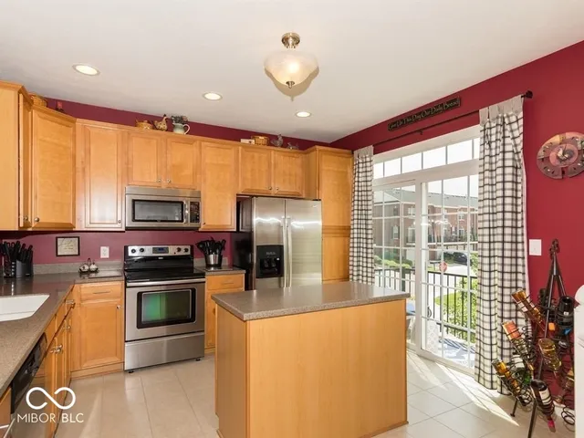 $334,900 | 8261 Dan Allen Drive, Fishers, IN 46038