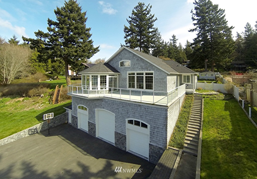 5027 West Shore Road Anacortes, WA 98221 - Photo 2 of 14 Gallery Image 2