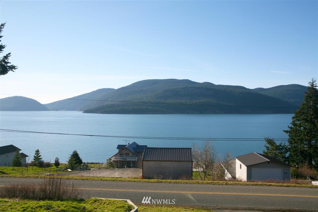5027 West Shore Road Anacortes, WA 98221 - Photo 3 of 14 Gallery Image 3