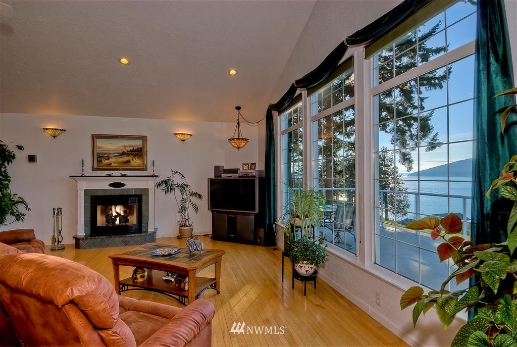 5027 West Shore Road Anacortes, WA 98221 - Photo 6 of 14 Gallery Image 6