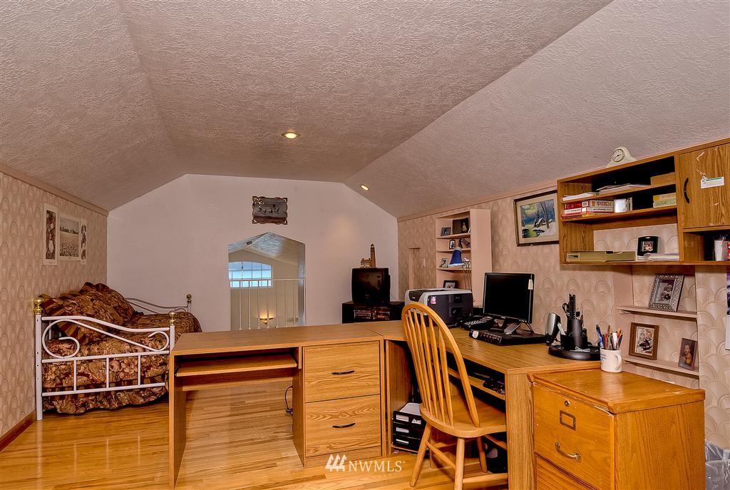 5027 West Shore Road Anacortes, WA 98221 - Photo 9 of 14 Gallery Image 9