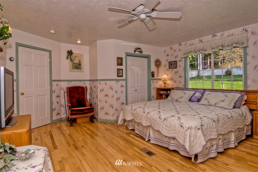 5027 West Shore Road Anacortes, WA 98221 - Photo 10 of 14 Gallery Image 10