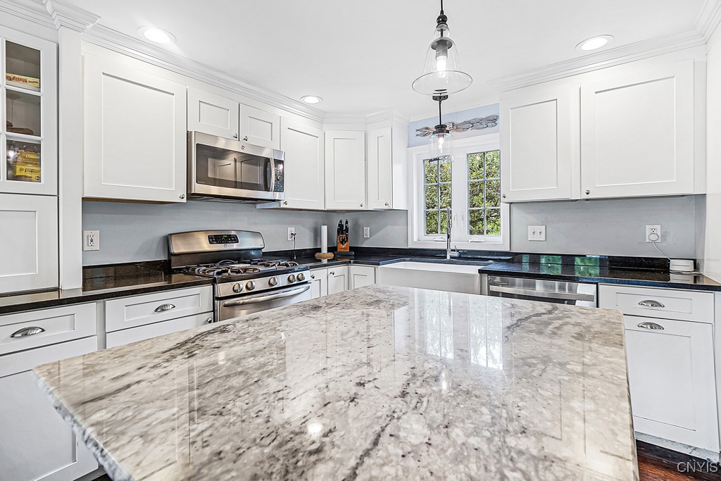 1 Compton Road New Hartford, NY 13413 - Photo 14 of 28