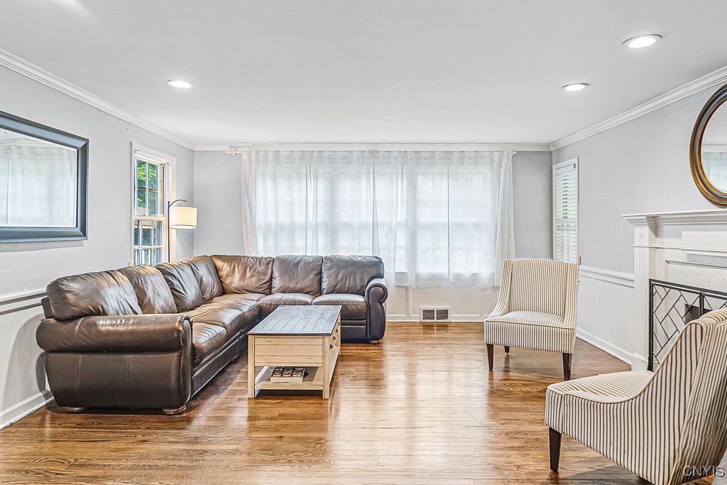 1 Compton Road New Hartford, NY 13413 - Photo 5 of 28