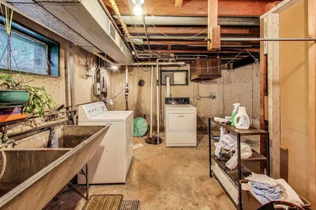 a view of a storage & utility room