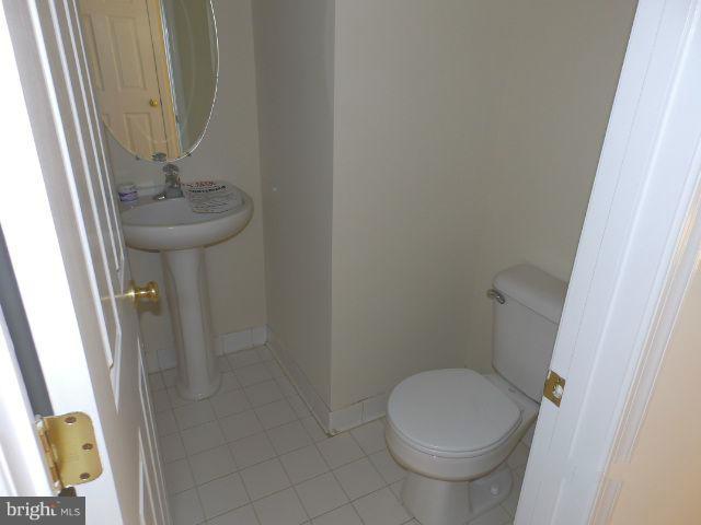 3330 Flickinger Road Westminster, MD 21158 - Photo 14 of 29 1st Floor Powder Room