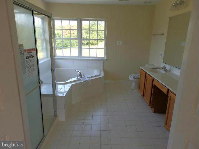3330 Flickinger Road Westminster, MD 21158 - Photo 17 of 29 Bath (Master)