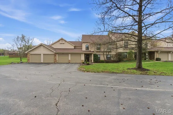 $179,900 | 1209 Lofty Point Drive, Unit A, Ballwin, MO 63021