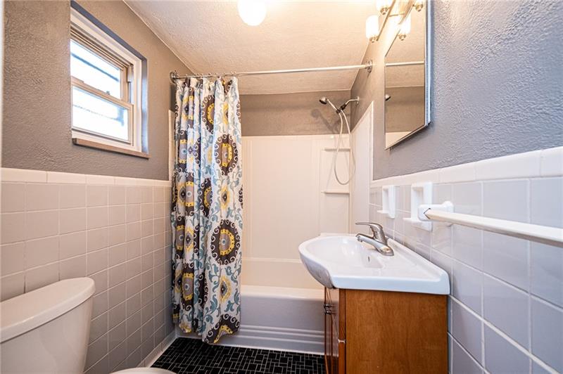 4029 Franklin Road Pittsburgh, PA 15214 - Photo 18 of 21
