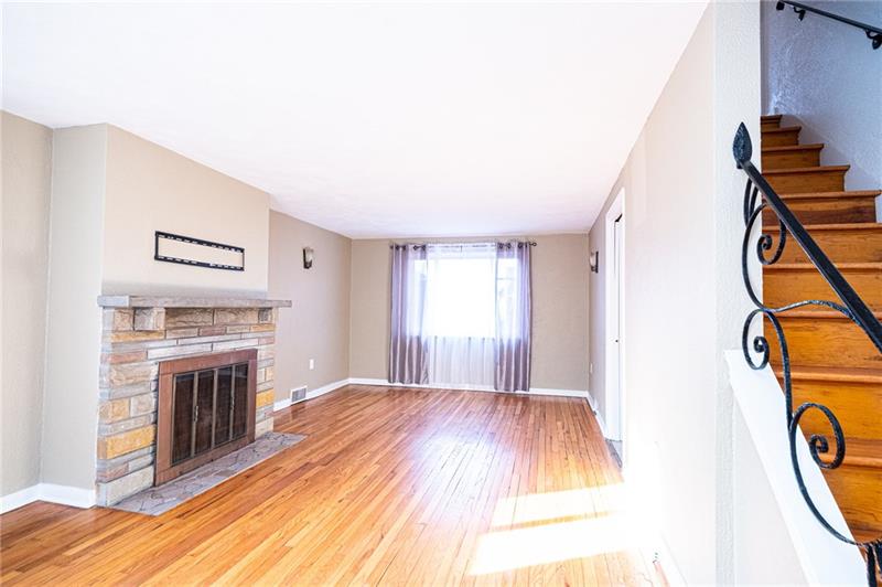 4029 Franklin Road Pittsburgh, PA 15214 - Photo 3 of 21