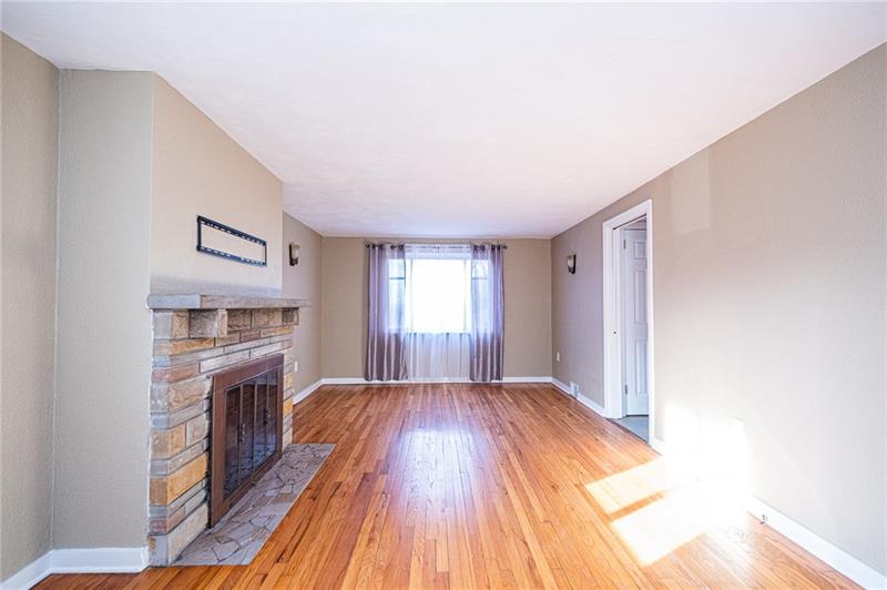 4029 Franklin Road Pittsburgh, PA 15214 - Photo 4 of 21