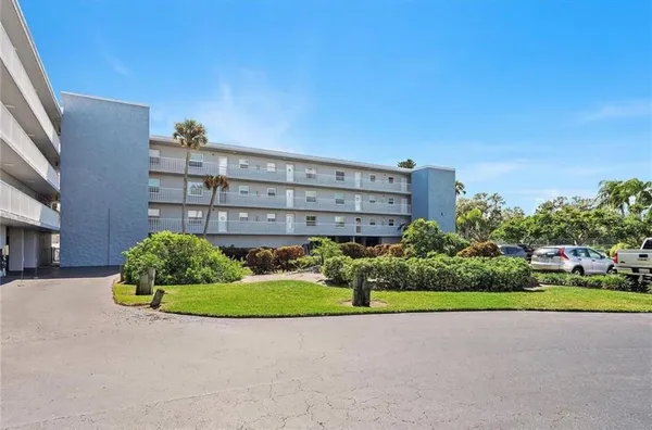 $2,800 | 719 Pinellas Bayway South, Unit 311, Tierra Verde, FL 33715