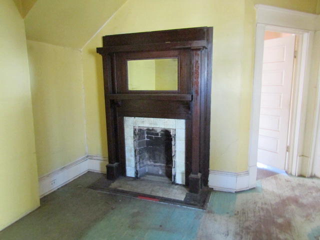 1406 Rorer Avenue Southwest Roanoke, VA 24016 - Photo 3 of 19 IMG_8429_resize