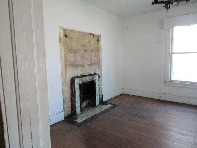 1406 Rorer Avenue Southwest Roanoke, VA 24016 - Photo 4 of 19 IMG_8430_resize