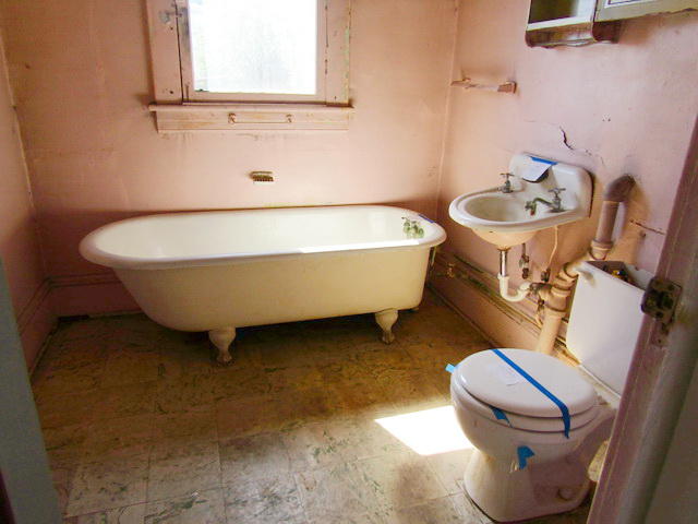 1406 Rorer Avenue Southwest Roanoke, VA 24016 - Photo 7 of 19 IMG_8436_resize