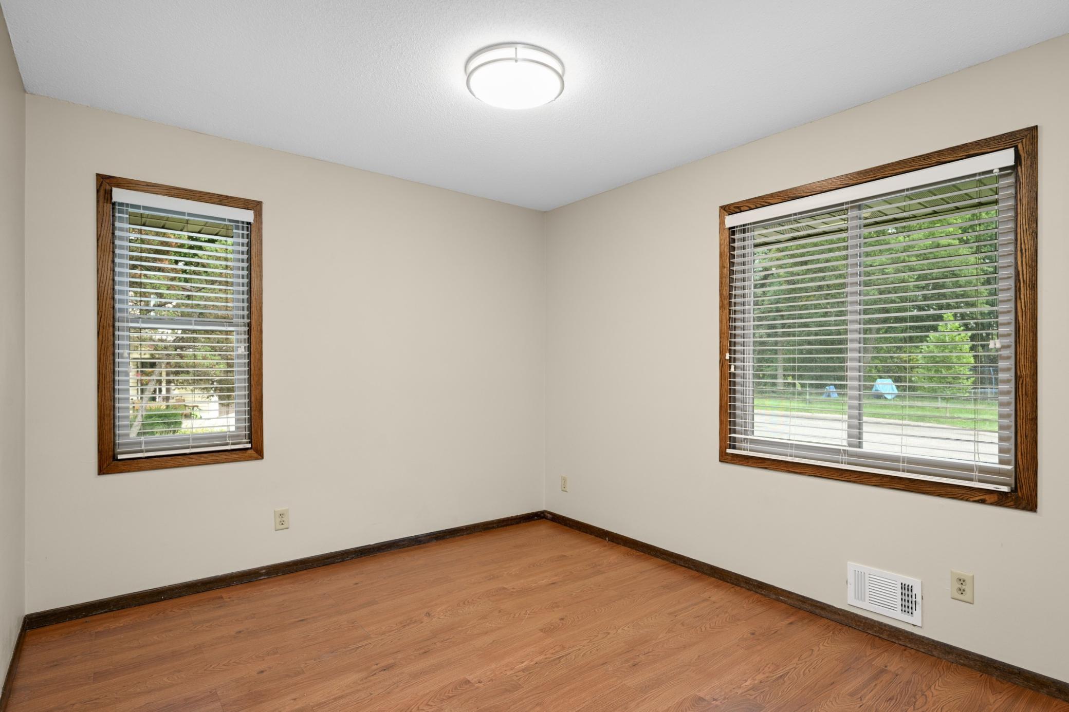 1989 Foxridge Road St. Paul, MN 55119 - Photo 15 of 36 Gallery Image 15