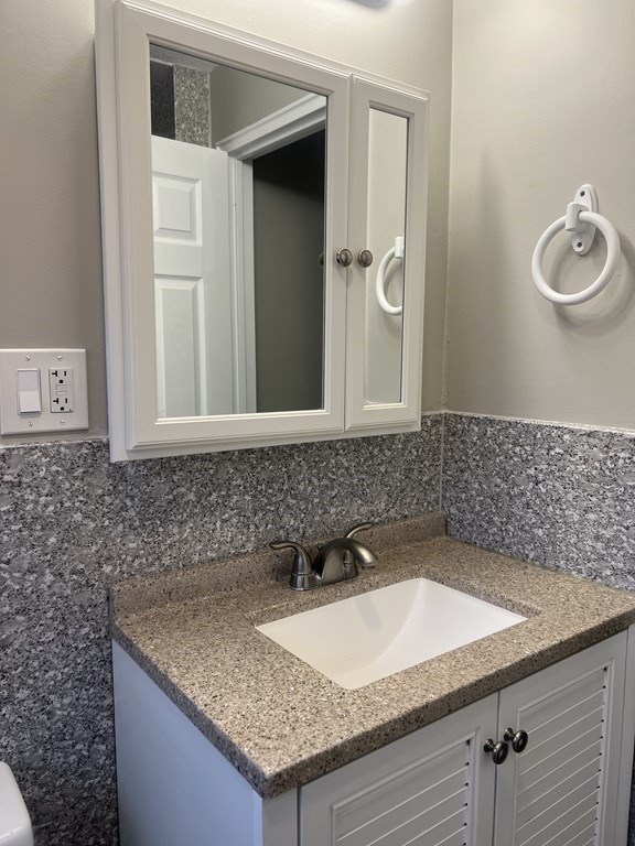 46 McAuliffe Road Randolph, MA 02368 - Photo 10 of 12 Gallery Image 10