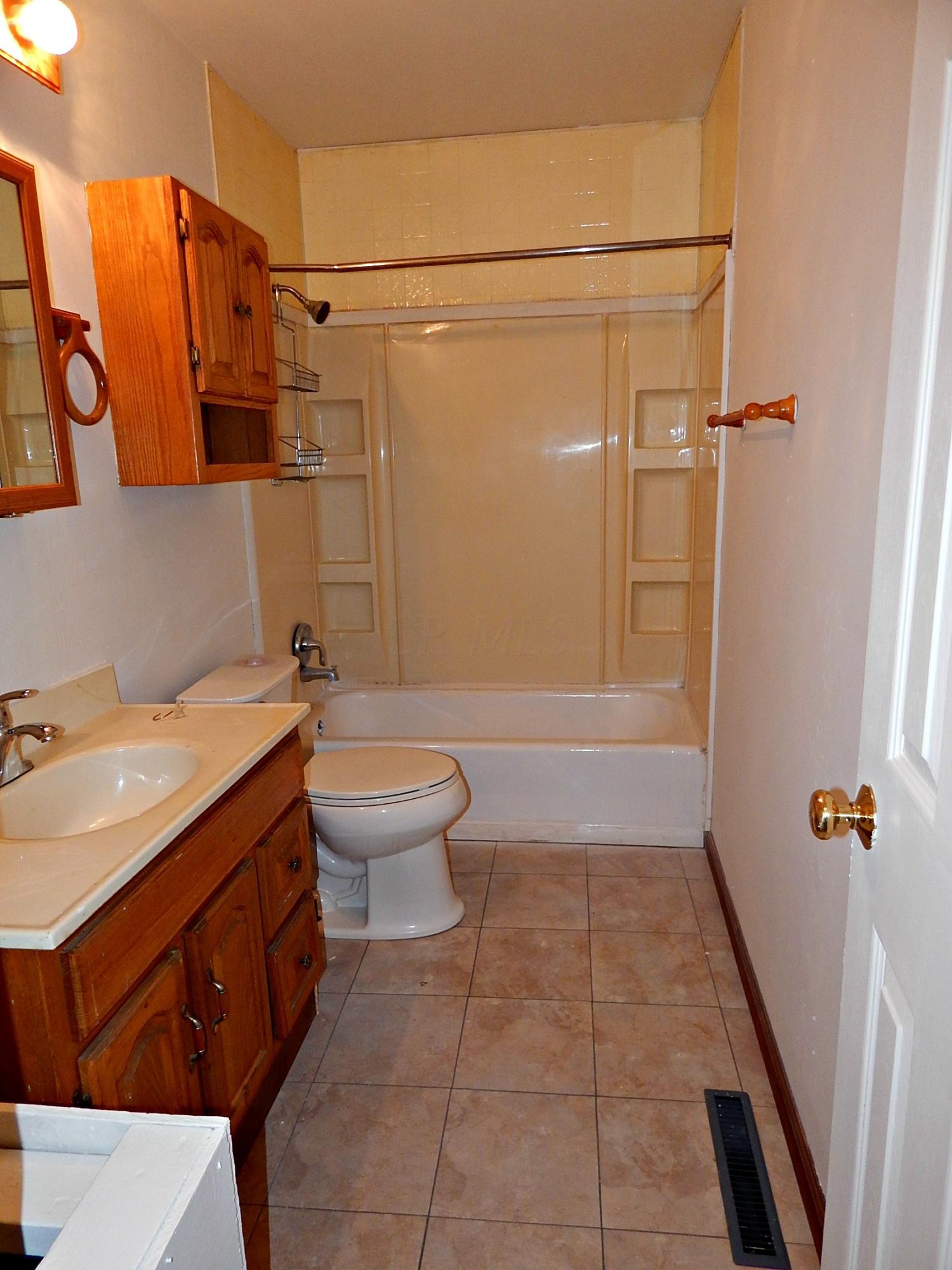 859 Demorest Road Columbus, OH 43204 - Photo 8 of 17 Gallery Image 8