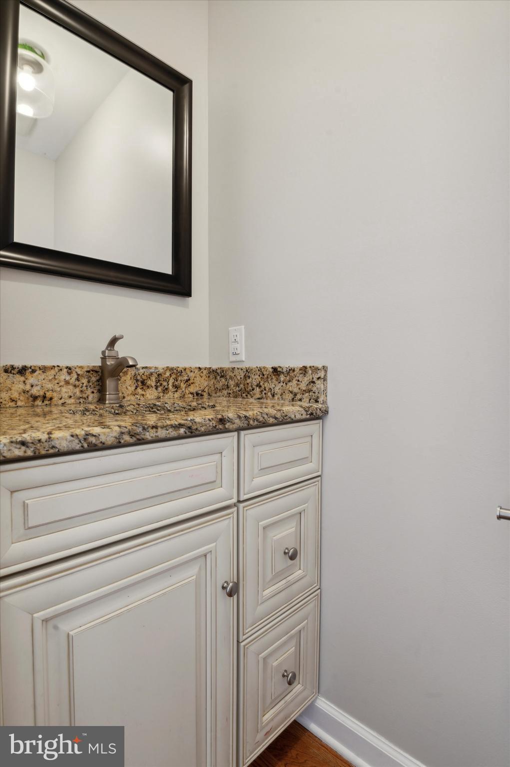1191 Pynchon Hall Road West Chester, PA 19382 - Photo 17 of 48 1st Floor Powder Room