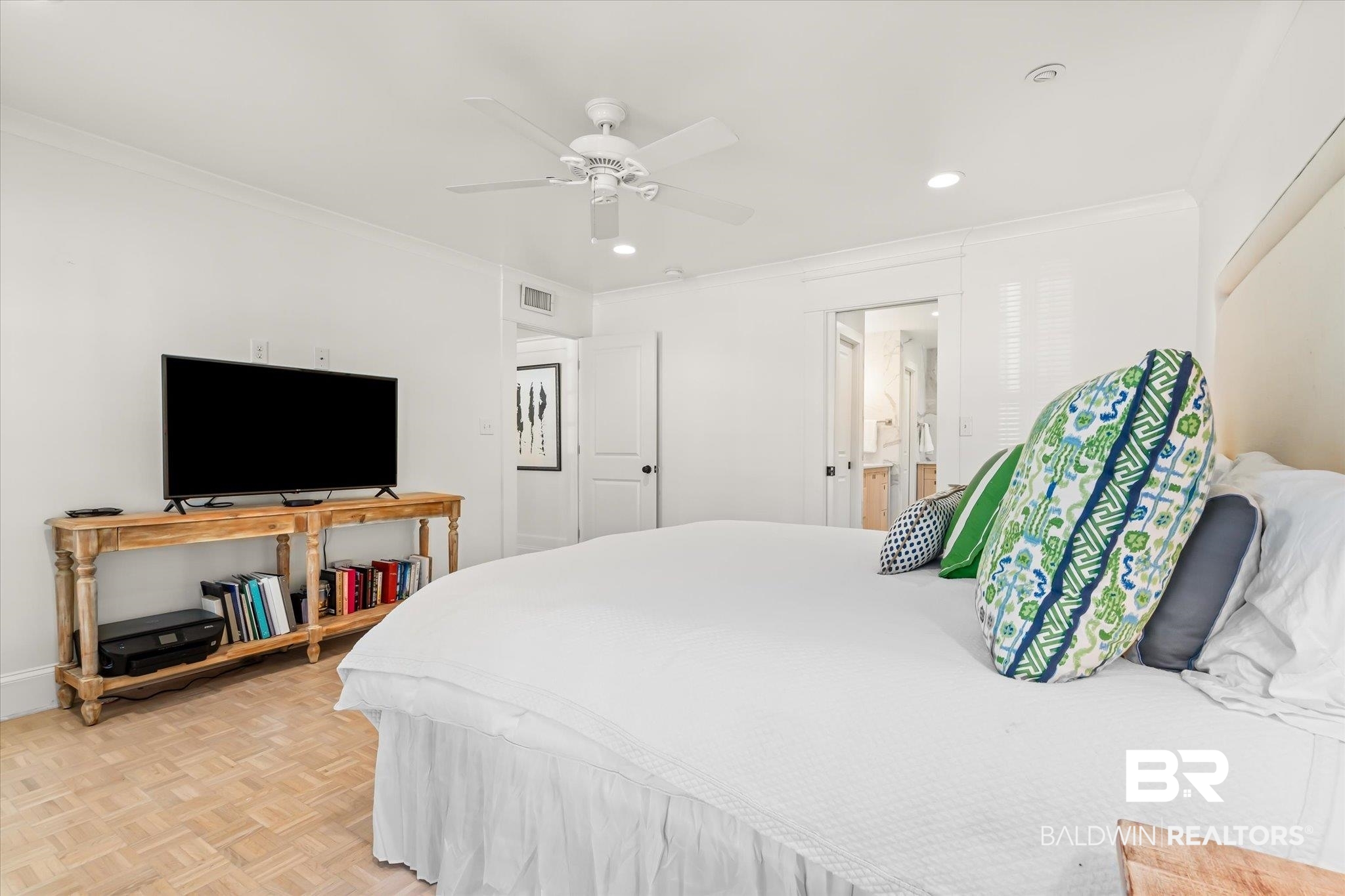 3921 McGregor Court Mobile, AL 36608 - Photo 17 of 41 Bedroom featuring visible vents, a ceiling fan, ensuite bath, recessed lighting, and crown molding