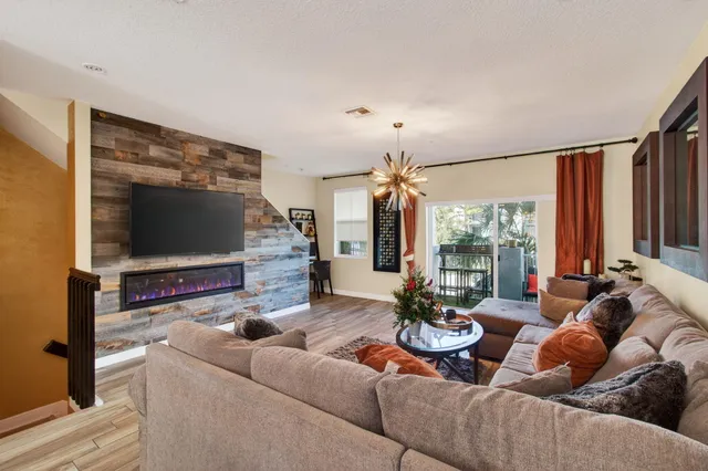 $420,000 | 1265 Vía De Fossi, Boynton Beach, FL 33426