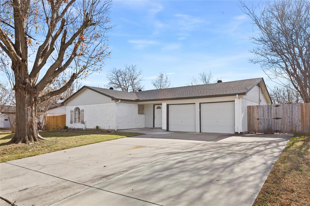 1012 East Dallas Street Mansfield, TX 76063 - Photo 2 of 25