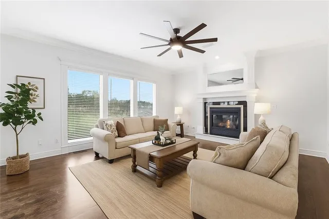 $650,000 | 10107 North Chestnut Court, Kansas City, MO 64155