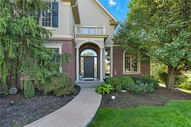 $650,000 | 10107 North Chestnut Court, Kansas City, MO 64155