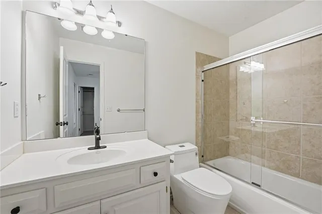 $650,000 | 10107 North Chestnut Court, Kansas City, MO 64155