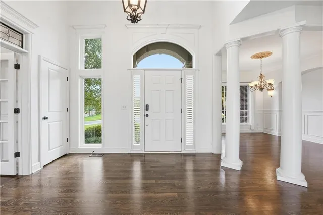 $650,000 | 10107 North Chestnut Court, Kansas City, MO 64155