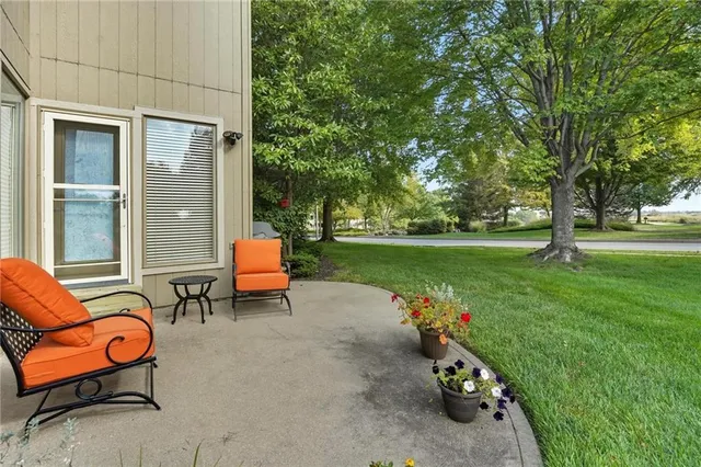 $650,000 | 10107 North Chestnut Court, Kansas City, MO 64155