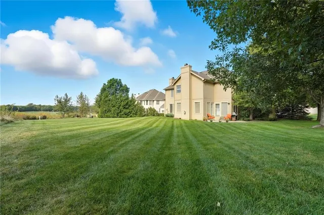 $650,000 | 10107 North Chestnut Court, Kansas City, MO 64155