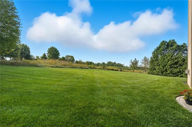 $650,000 | 10107 North Chestnut Court, Kansas City, MO 64155