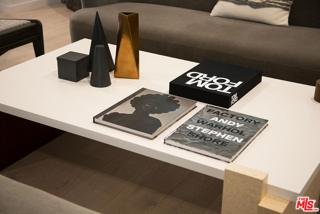 8917 Cynthia Street, Unit 2 West Hollywood, CA 90069 - Photo 5 of 29