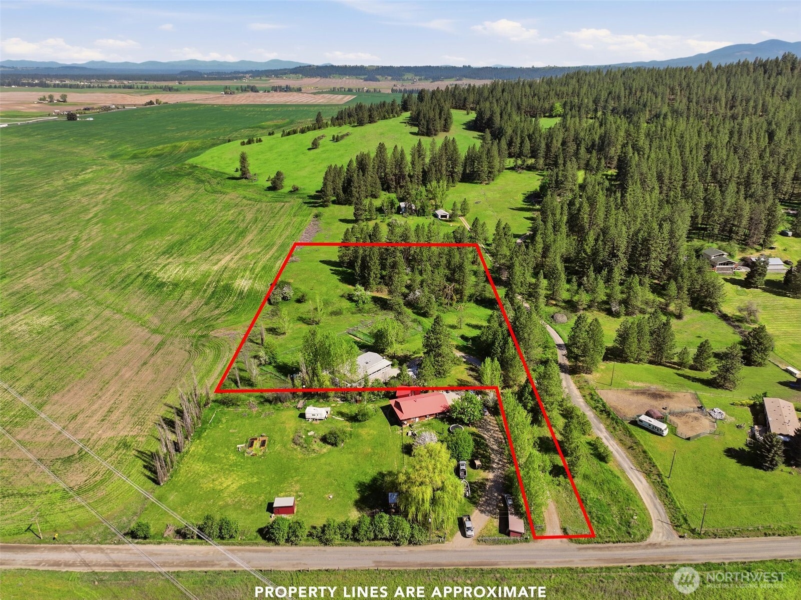 8325 East Lindgren Road Spokane, WA 99217 - Photo 3 of 32