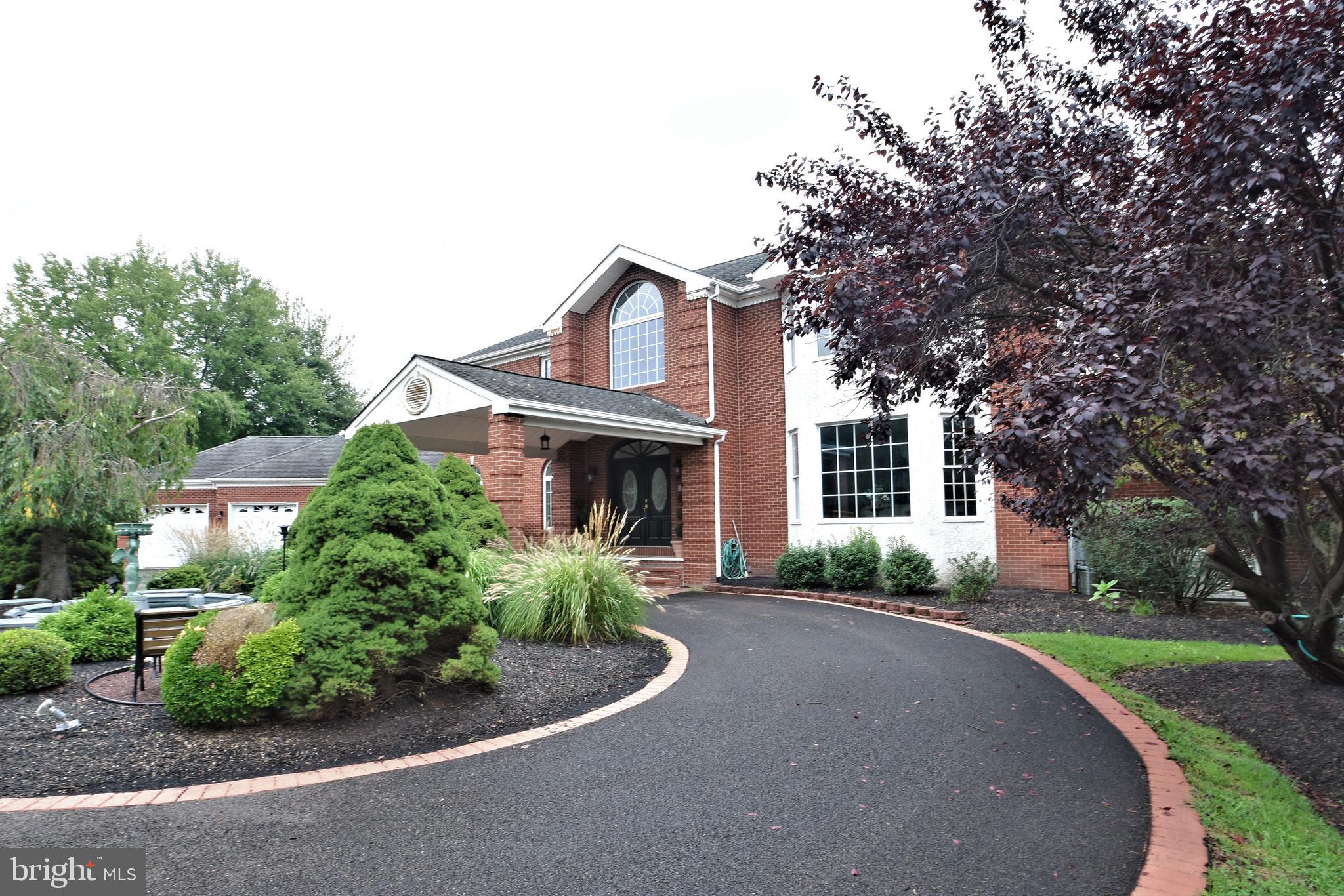 Circular Drive leading to Porte Cochere