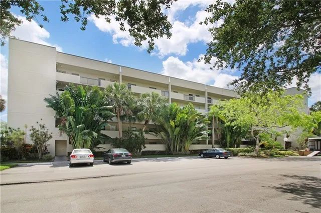 $199,999 | 2900 Northwest 42nd Avenue, Unit A505, Coconut Creek, FL 33066