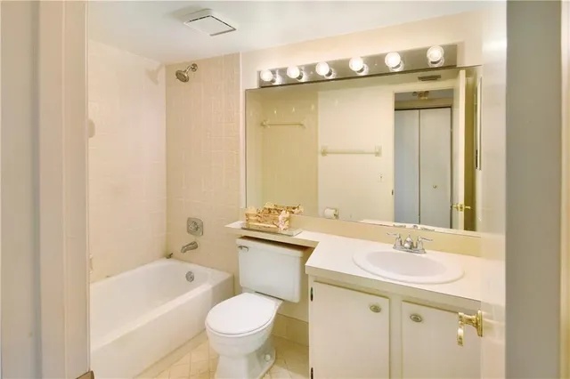 $199,999 | 2900 Northwest 42nd Avenue, Unit A505, Coconut Creek, FL 33066