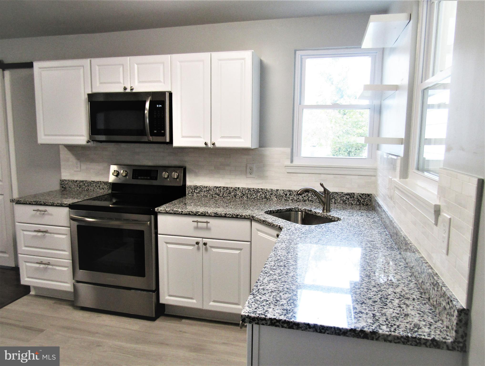 566 Forest View Road Linthicum Heights, MD 21090 - Photo 2 of 51 Kitchen- counter space