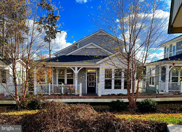 $960,000 | 1022 Railroad Avenue, Unit 4, Falls Church, VA 22046