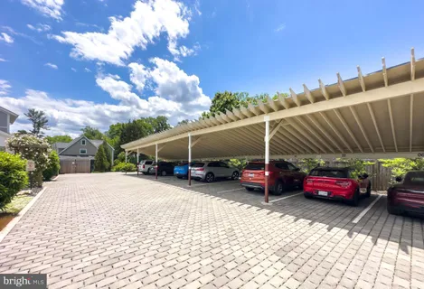 $960,000 | 1022 Railroad Avenue, Unit 4, Falls Church, VA 22046