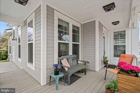 $960,000 | 1022 Railroad Avenue, Unit 4, Falls Church, VA 22046