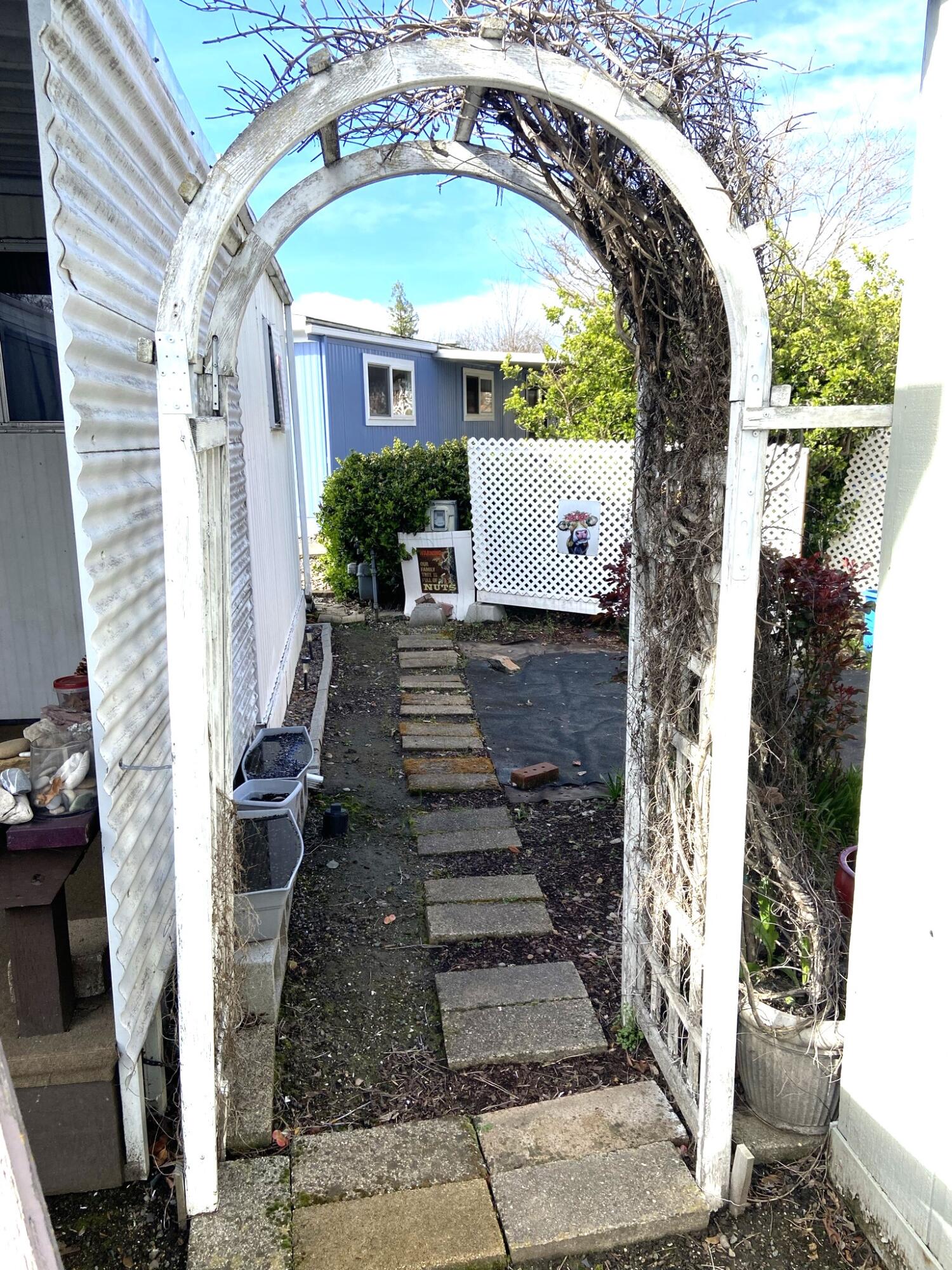 Sweet hidden yard gettaways