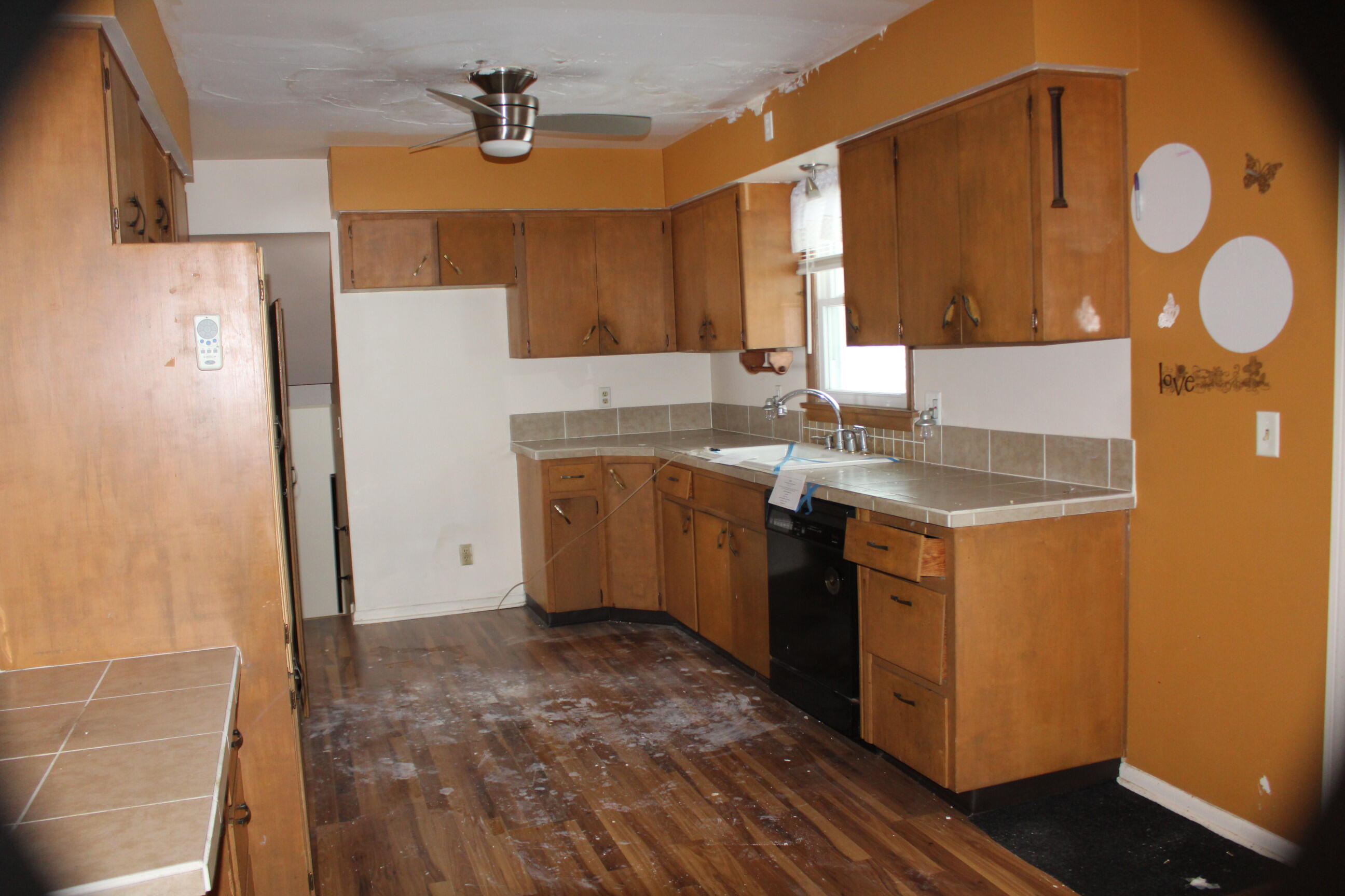 1515 Colonial Road Muskegon, MI 49441 - Photo 3 of 12 KITCHEN