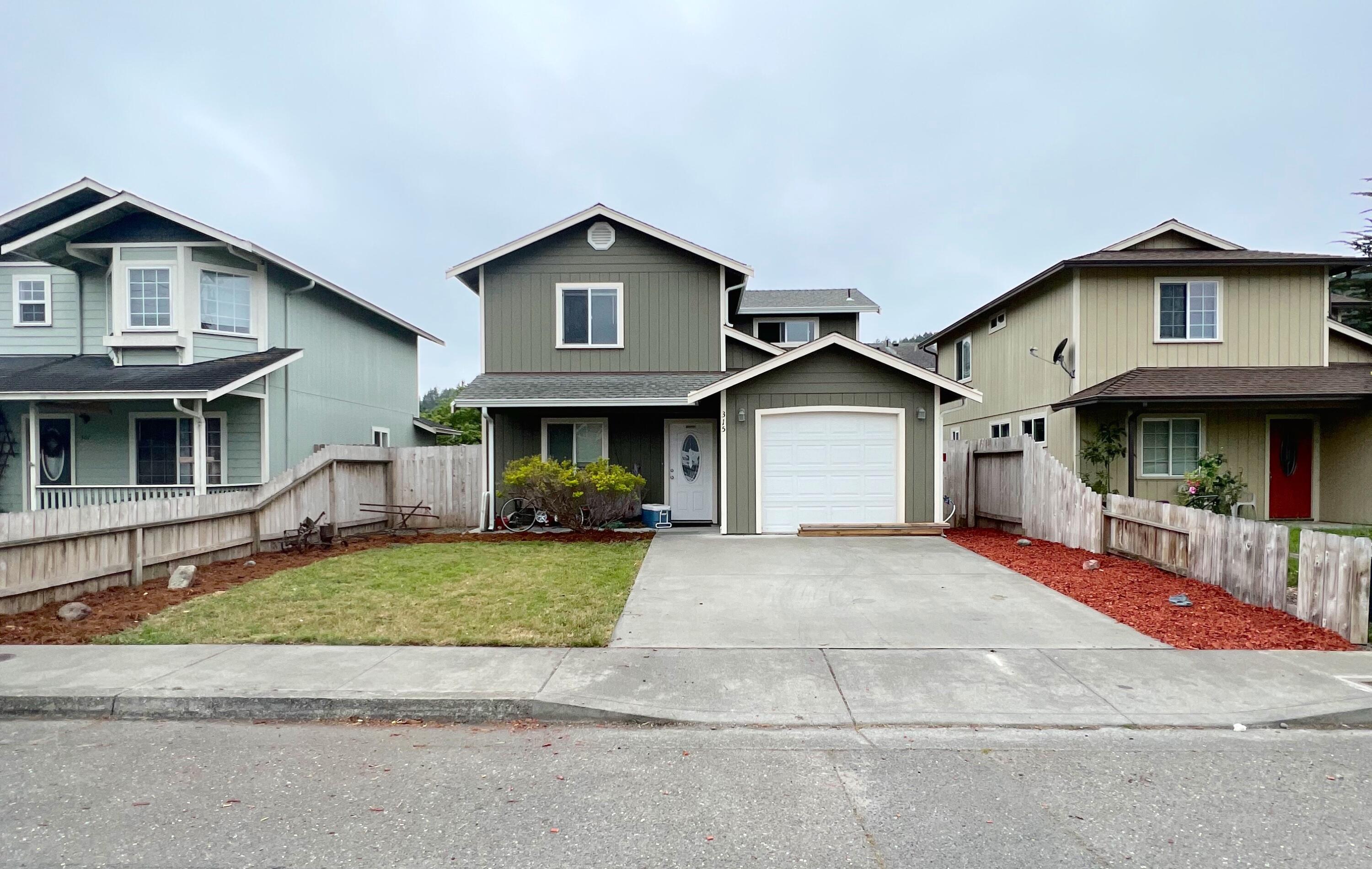 315 First Avenue Rio Dell, CA 95562 - Photo 2 of 2 IMG-2076